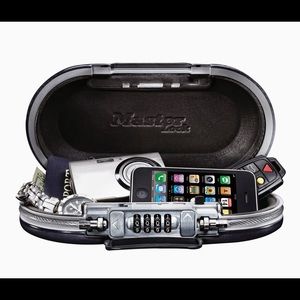 Masterlock 5900D Portable safe